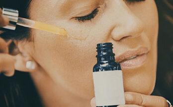 Is Vitamin C moisturizer good for dark skin?